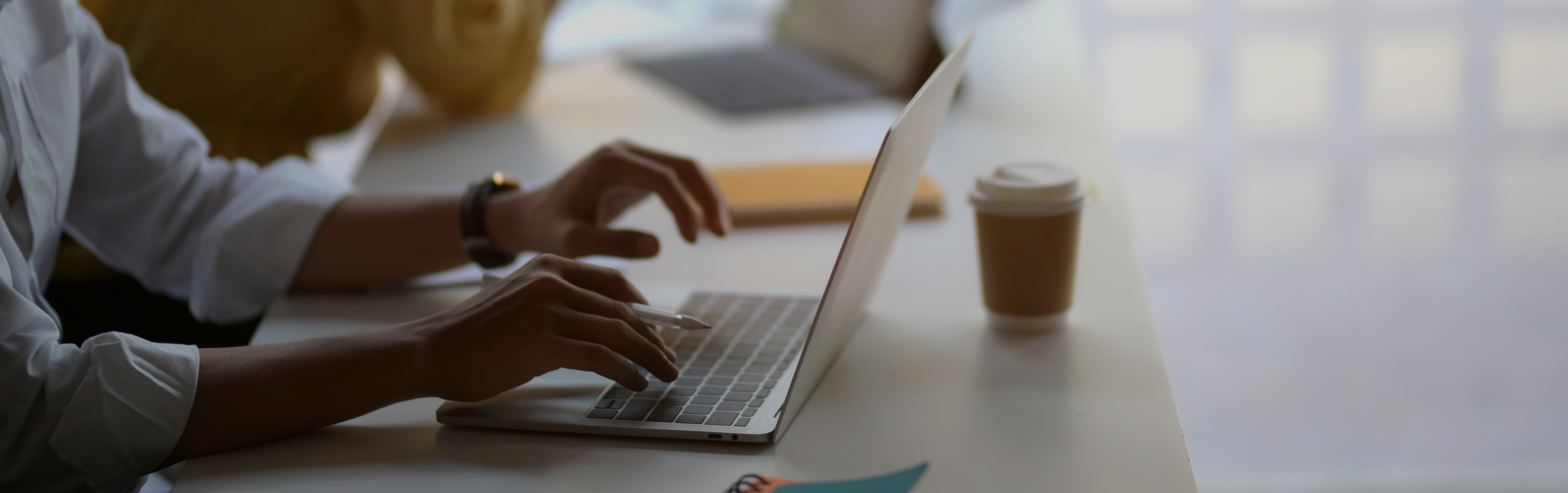 コンタクトのイメージ